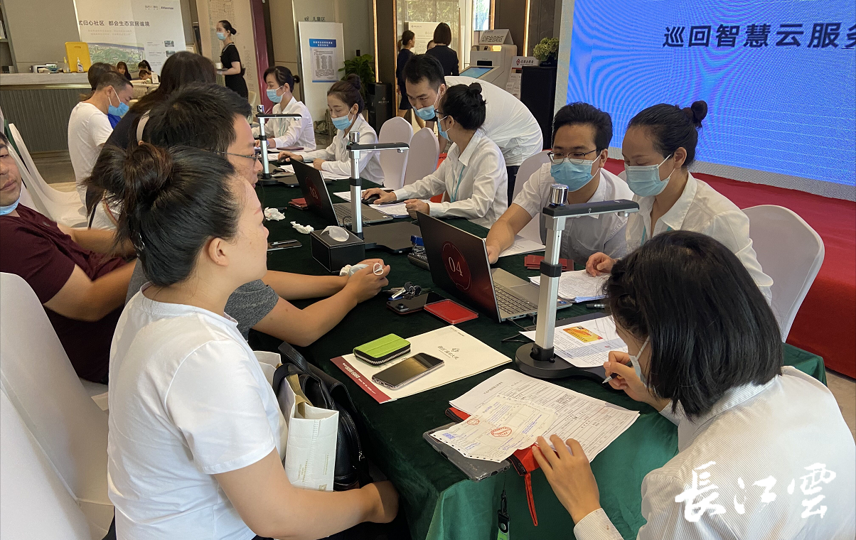最新公积金24小时咨询电话人工方法分析(最方便真实的平湖公积金热线电话人工服务时间是多少方法)